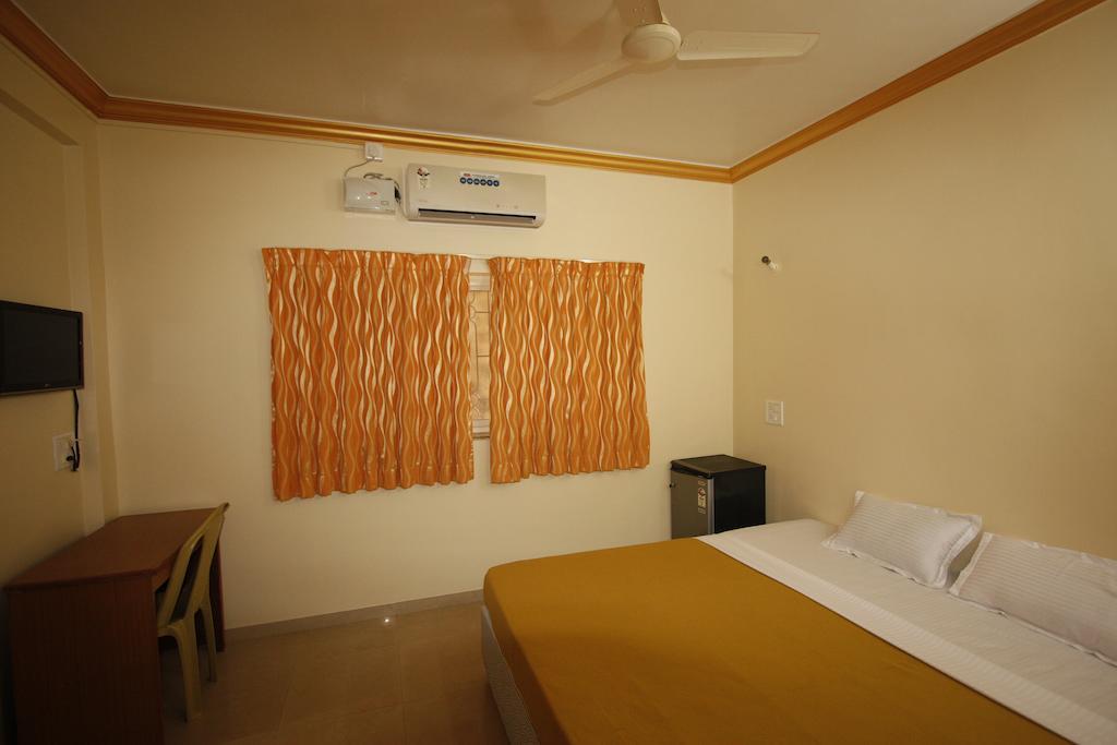 Hotel El-Paso 阿姆波尔 外观 照片
