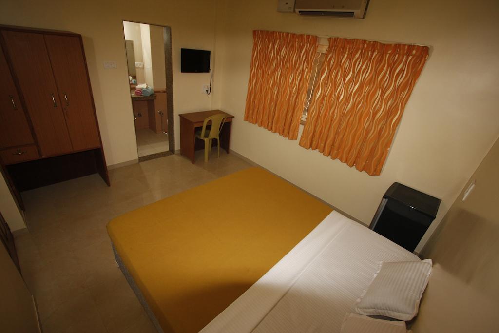 Hotel El-Paso 阿姆波尔 外观 照片